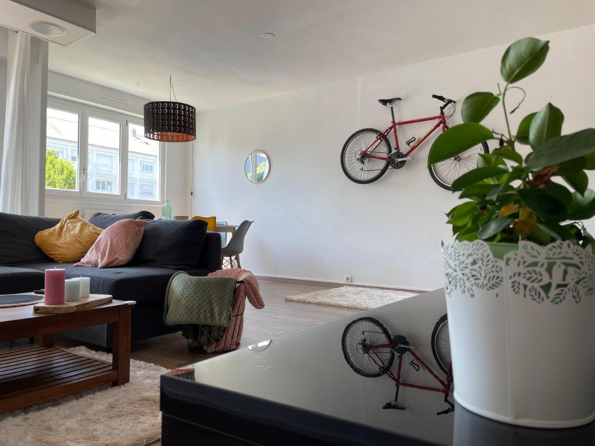 Chaleureux Appartement. ディナン エクステリア 写真